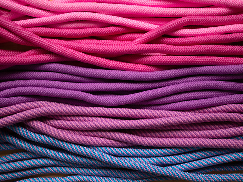 Разноцветные капроновые шнуры